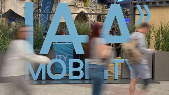 包含EG险胜HLE,Inspired完成史诗逆转激烈交锋2025世界赛,成为赛场最大亮点的词条 包含EG险胜HLE,Inspired完成史诗逆转激烈交锋2025世界赛,成为赛场最大亮点的词条