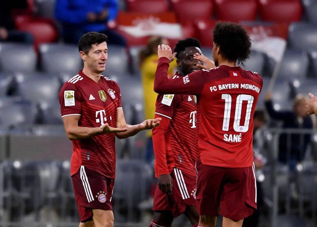 日本横扫中国,莱万刷新纪录 日本横扫中国,莱万刷新纪录