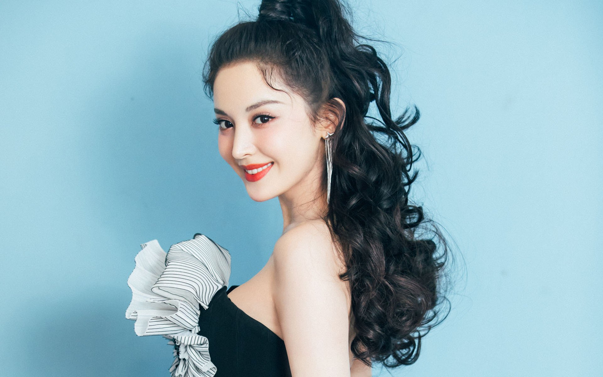 湖人克星觉醒！锡安末节13分打崩紫金军，马刺再显豪门底蕴