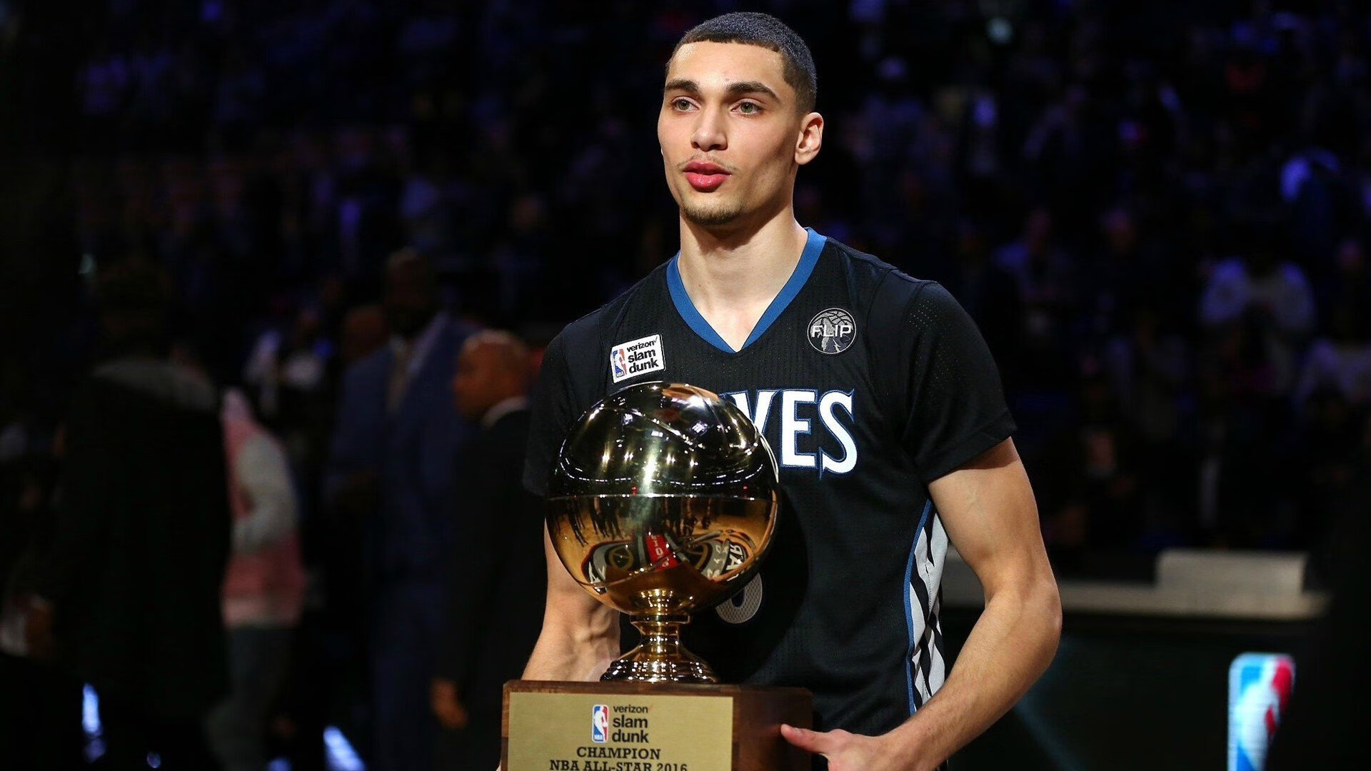 独行侠淘汰北京队？利拉德戴表时刻诠释何谓巨星接管比赛